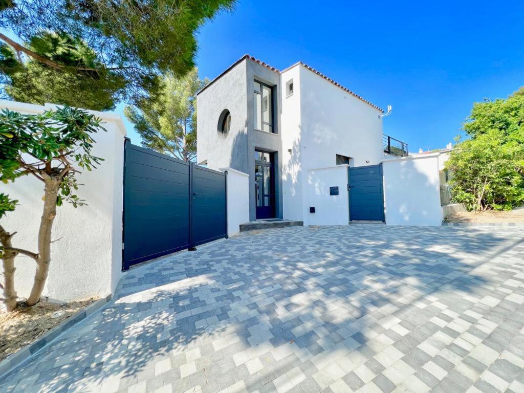 Magnifique Villa Neuve Vue Mer กาวาแลร์-ซูร์-แมร์ ภายนอก รูปภาพ